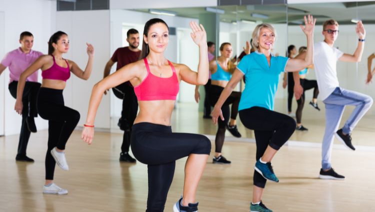 12 bài tập Aerobic giảm mỡ bụng eo thon nhanh chóng 