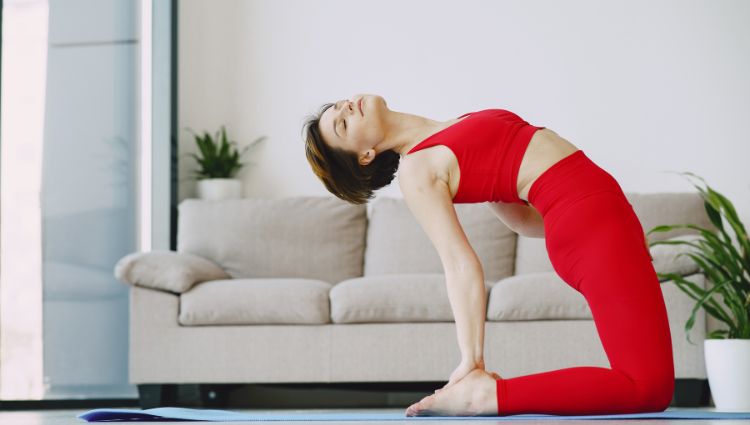 Bài tập Yoga Camel Pose 